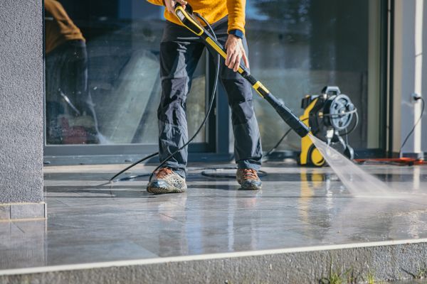 Cost of Concrete Cleaning in De Pere