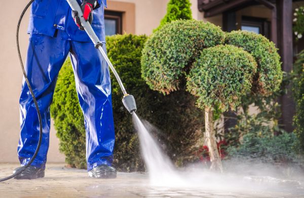 Driveway Cleaning in De Pere