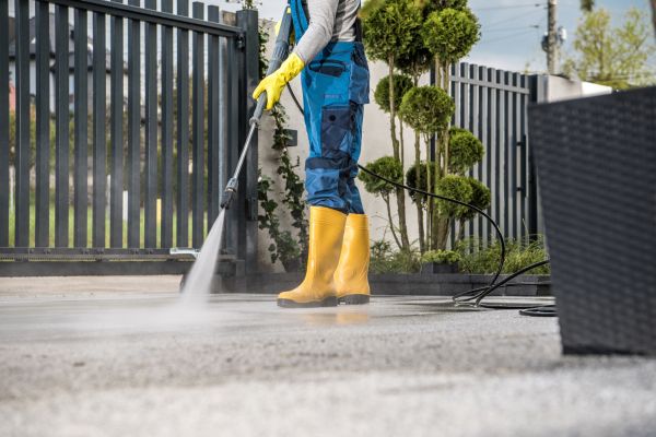 Cost of Driveway Power Washing in De Pere