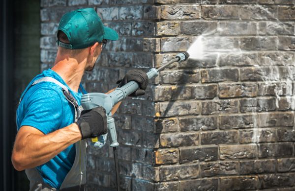 Cost of Commercial Building Washing in De Pere
