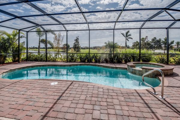 Cost of Pool Enclosure Cleaning in De Pere