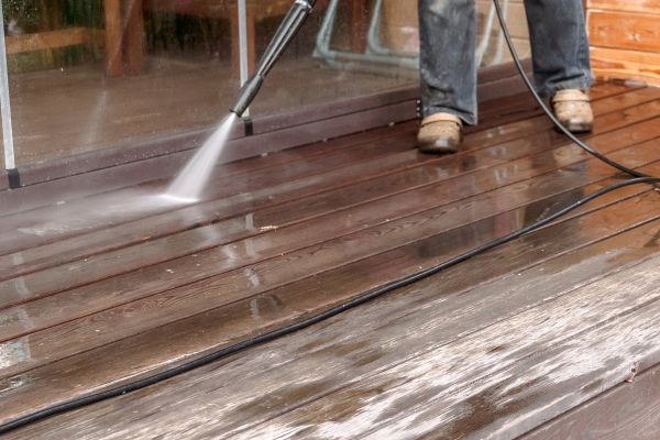 Cost of Pool Deck Power Washing in De Pere