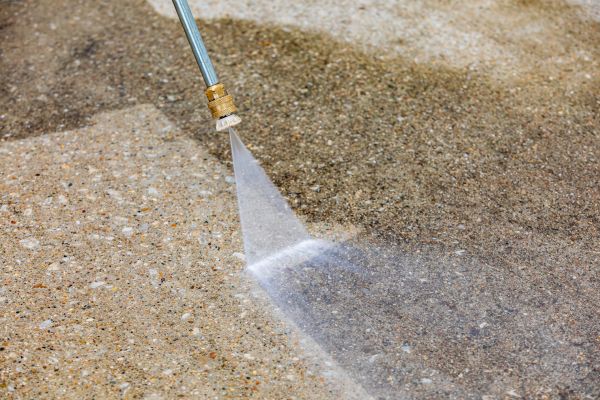 Cost of Driveway Pressure Cleaning in De Pere