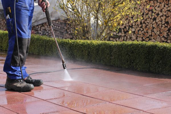 Cost of Driveway Pavers Cleaning in De Pere
