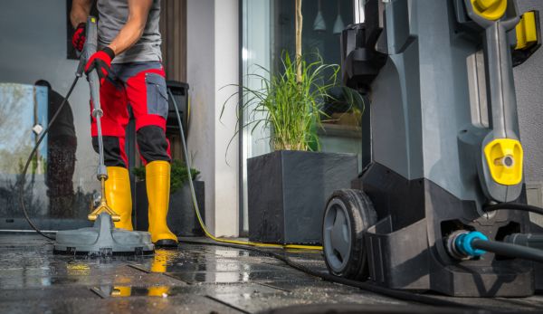 Cost of Commercial Pressure Cleaning in De Pere