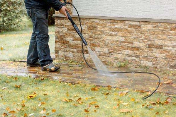 Cost of Residential Powerwashing in De Pere